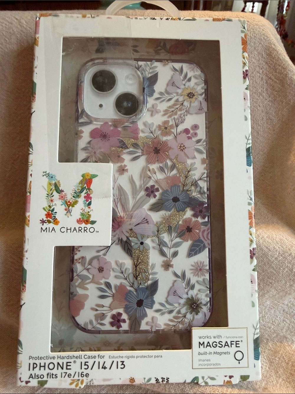 NIB ~ iPhone 15/14/13 (ALSO FITS 17e / 16e) Floral Protective Case